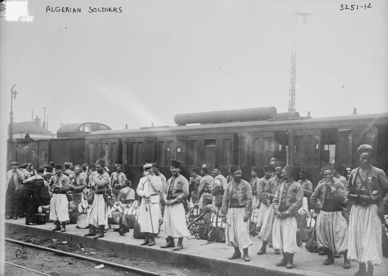 Alžírští vojáci, 1914-15 od French Photographer