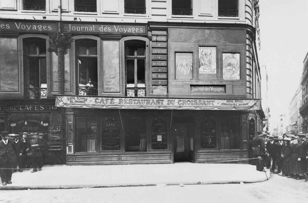 Cafe du Croissant po atentátu na Jean Jaures, rohová rue du Croissant rue Montmartre, Paříž, 1914 od French Photographer