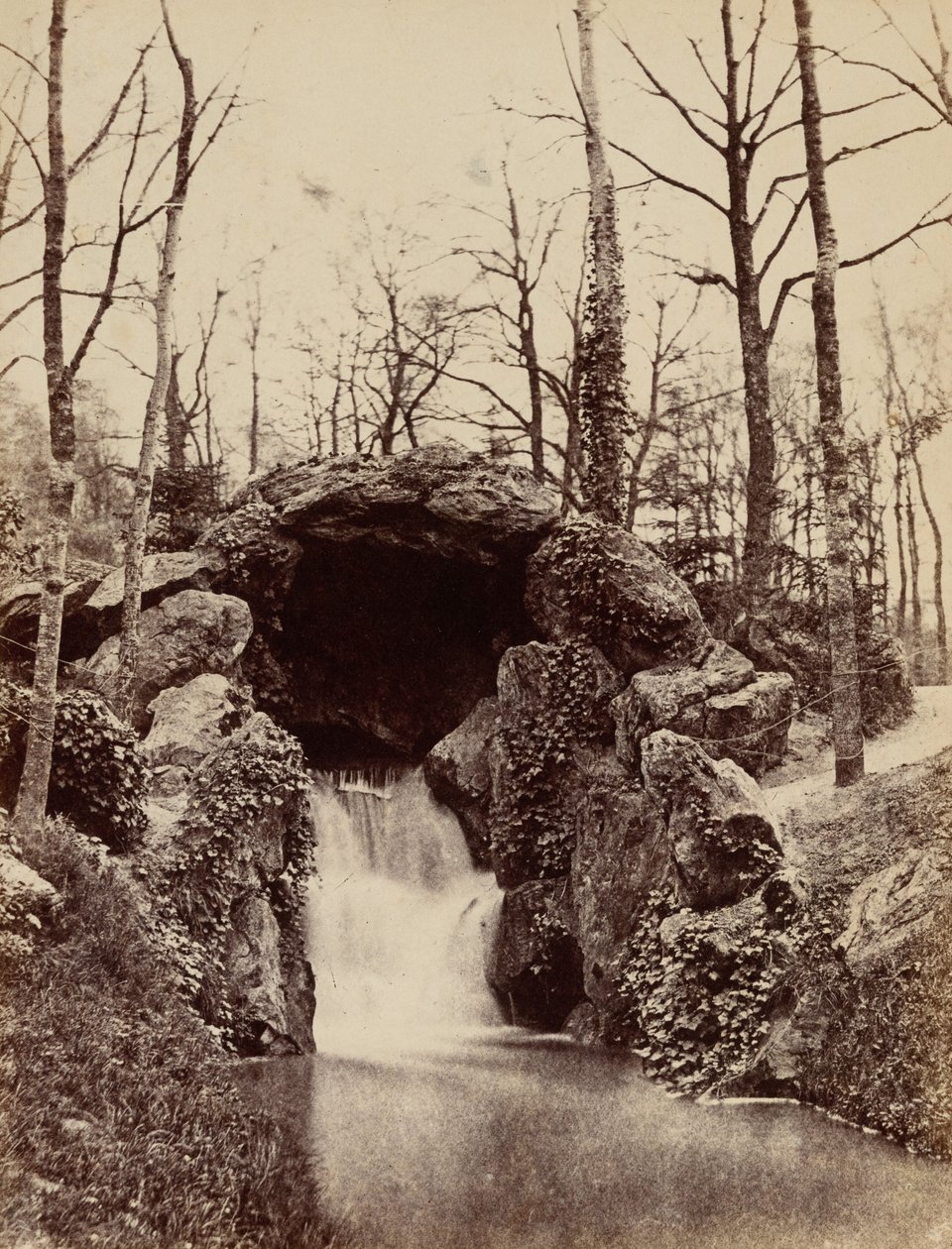 Kaskáda v Bouloňském lesíku,c. 1855 (foto) od French Photographer