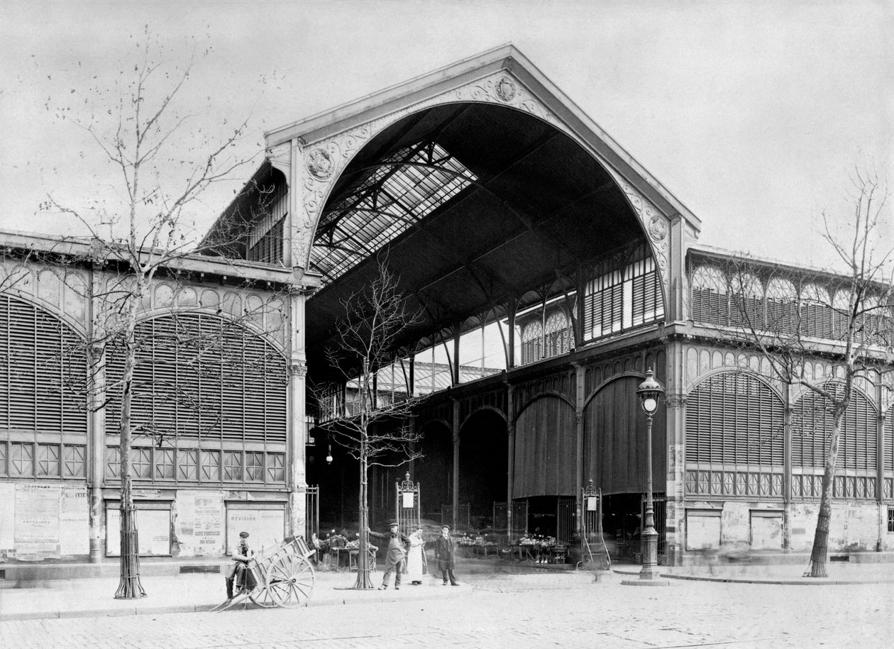 Vchod do pavilonu centrálního trhu Les Halles, Paříž, c.1900 od French Photographer