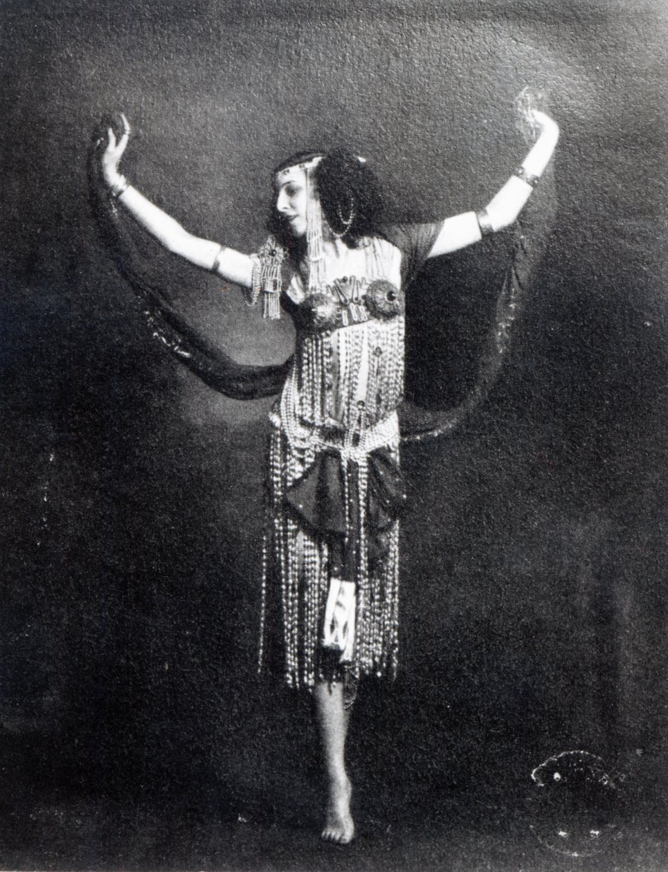 Ida Rubinstein v roli Salome (bw foto) od French Photographer
