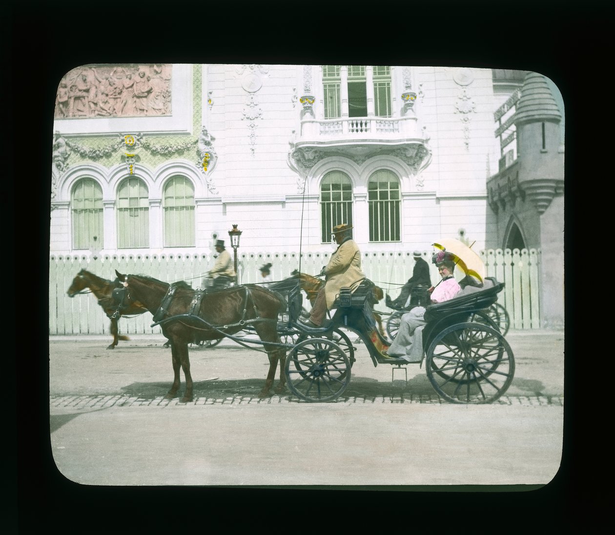 Pařížská expozice: Palác dekorativních umění, Paříž, Francie, 1900 (sklíčko s lucernou) od French Photographer
