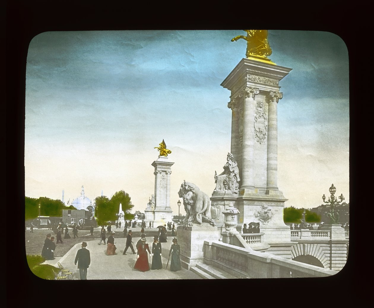 Pařížská expozice: Pont Alexandre III, 1900 (sklíčko s lucernou) od French Photographer