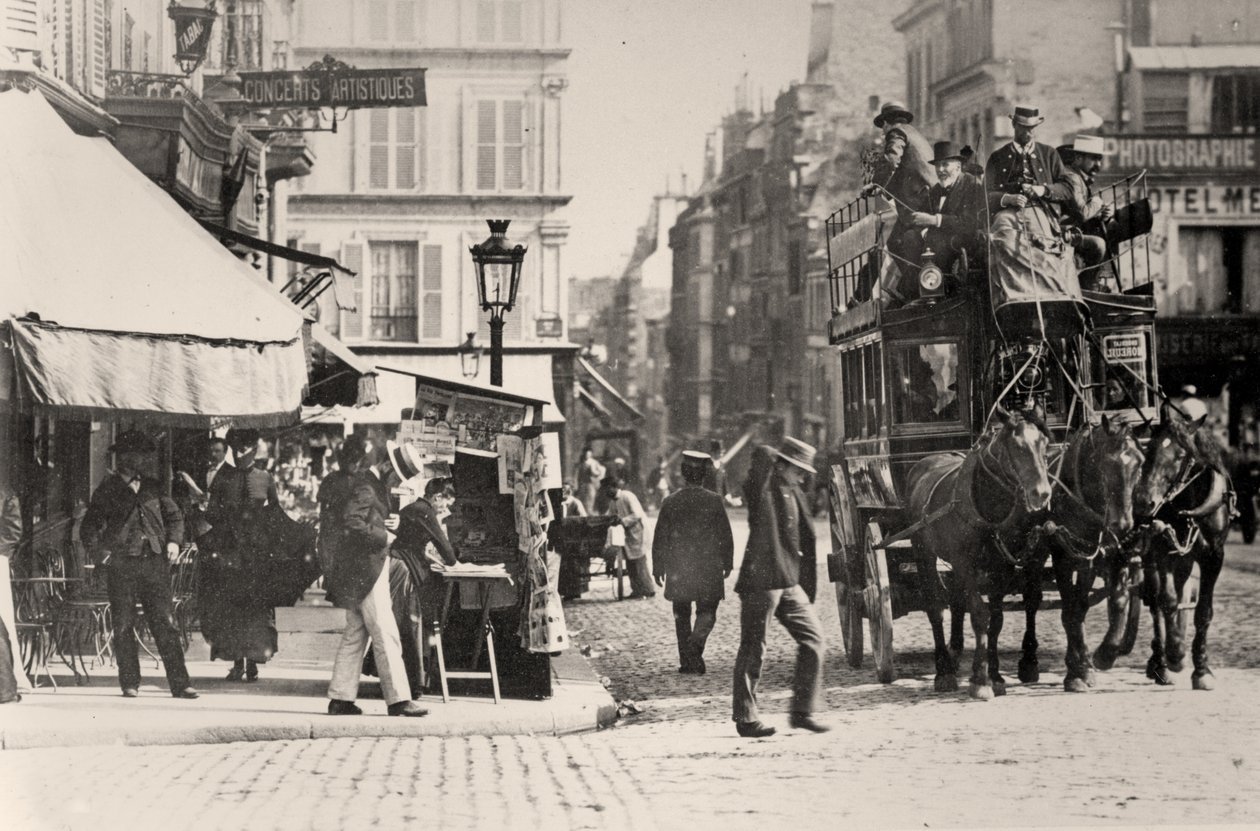 Place de Clichy, Paříž (černobílá fotografie) od French Photographer