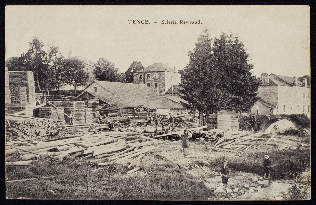 Pohlednice zobrazující pilu Reviraud v Tence, Haute-Loire, kolem roku 1900 od French Photographer