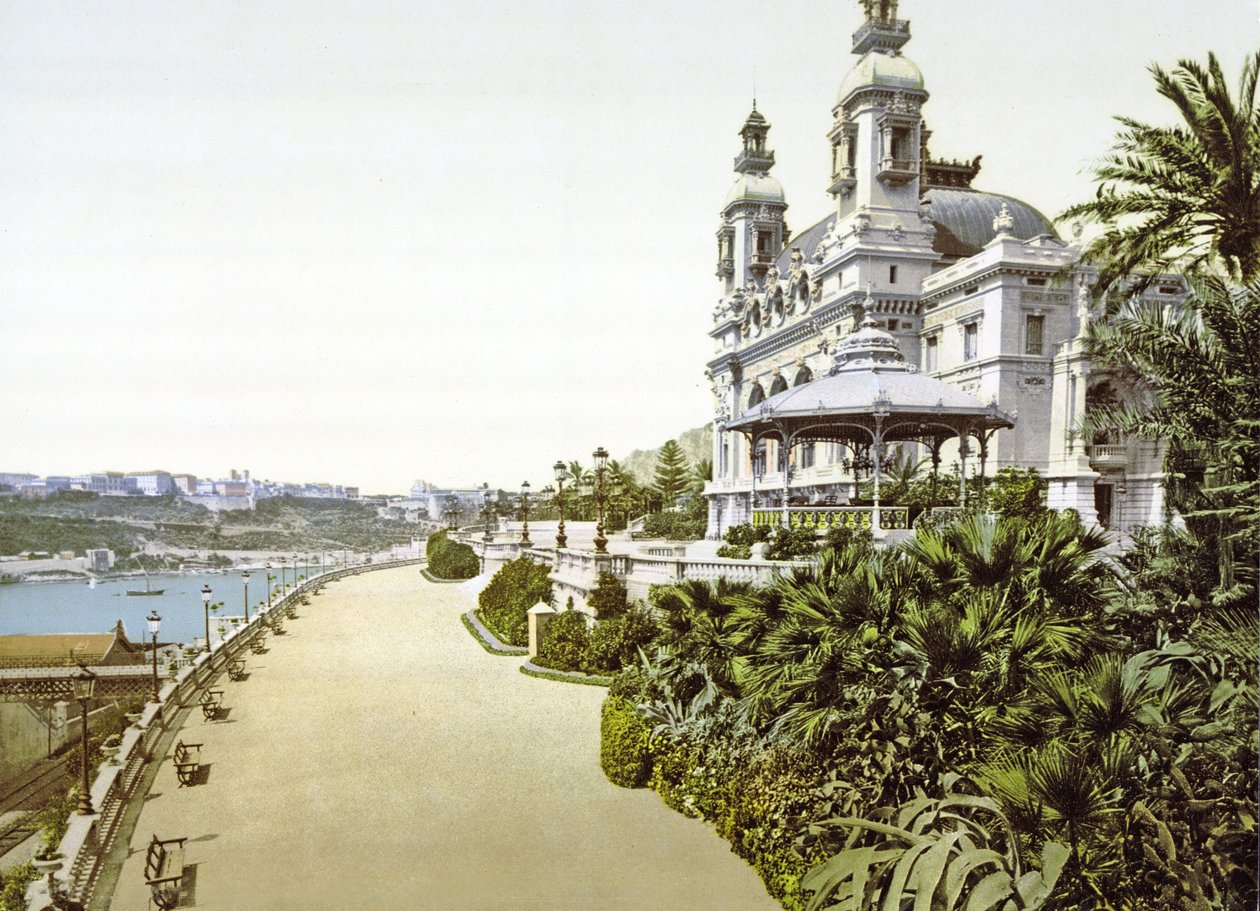 Boční pohled na kasino Monte Carlo v Monaku, 1890-1900 od French Photographer
