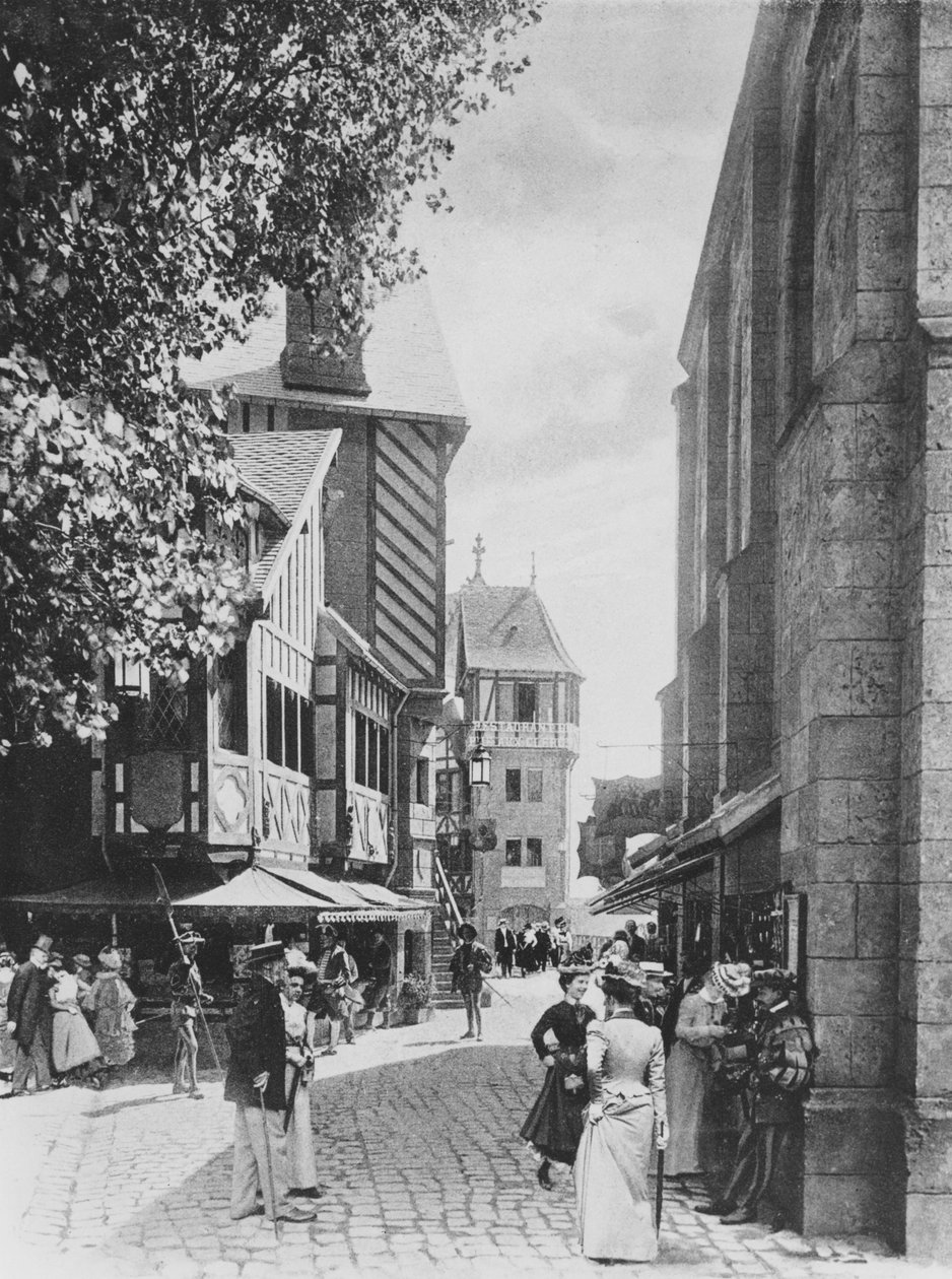 Rue des Vieilles Ecoles a kostel Saint Julien, ve staré Paříži, na výstavě Universelle z roku 1900 od French Photographer