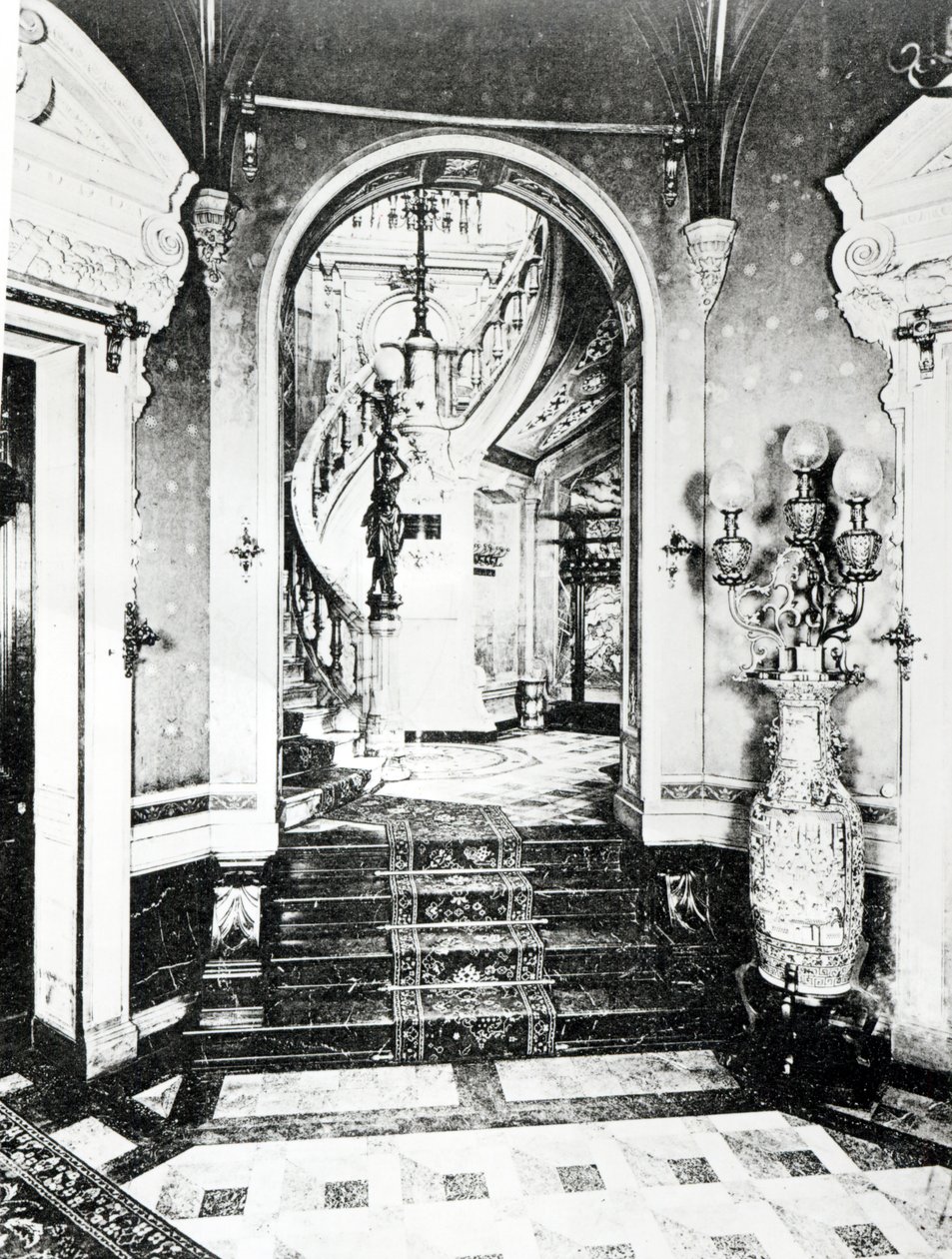 Vestibul a onyxové schodiště v hotelu de Paiva od French Photographer