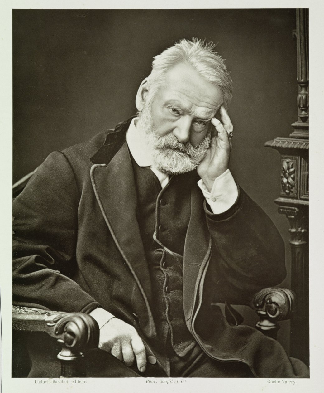 Victor Hugo (1802-85), z Galerie Contemporaine, asi 1874-78 od French Photographer