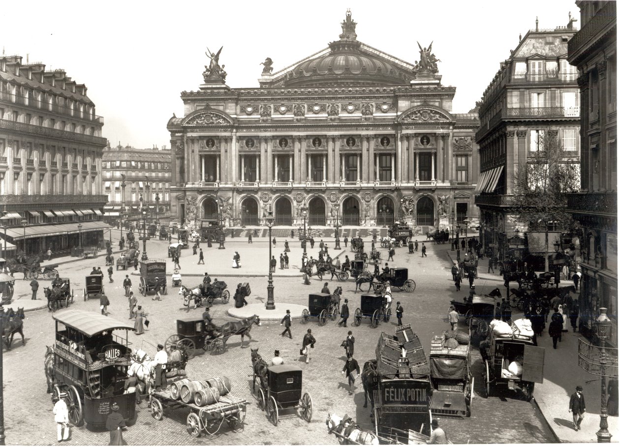 Pohled na pařížskou operu, 1890-99 od French Photographer