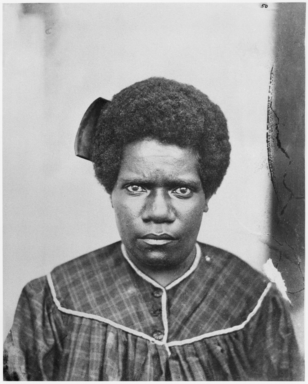 Žena z kmene Houailou, Nová Kaledonie, 1870 od French Photographer