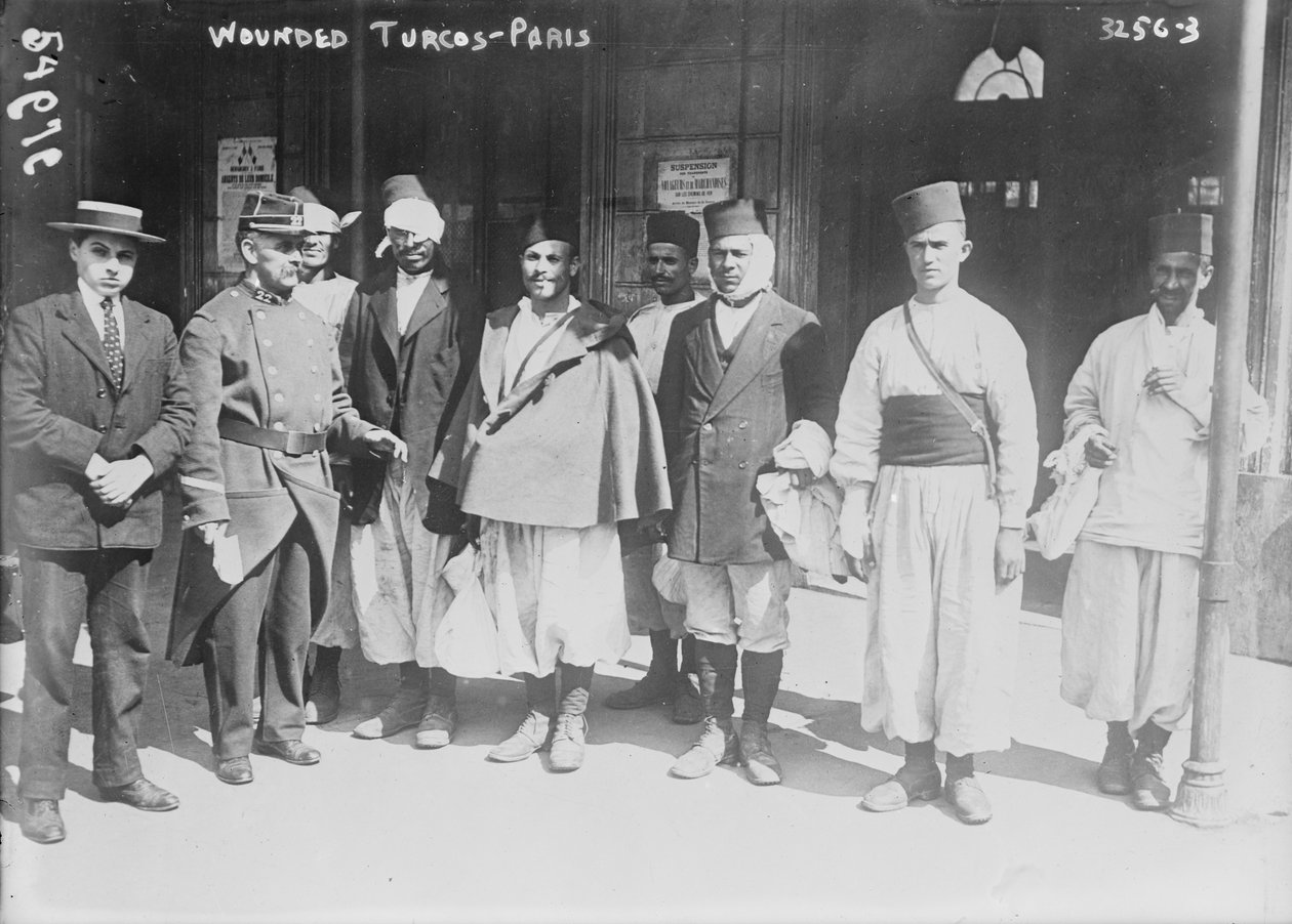 Zraněný Turcos v Paříži, 1914 od French Photographer