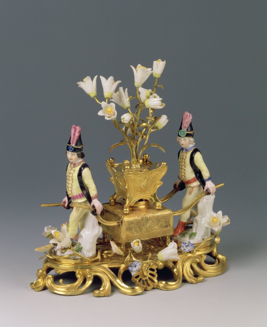 Hořák na parfémy Louis XV, kolem roku 1745 (ormolu a porcelán) od French School
