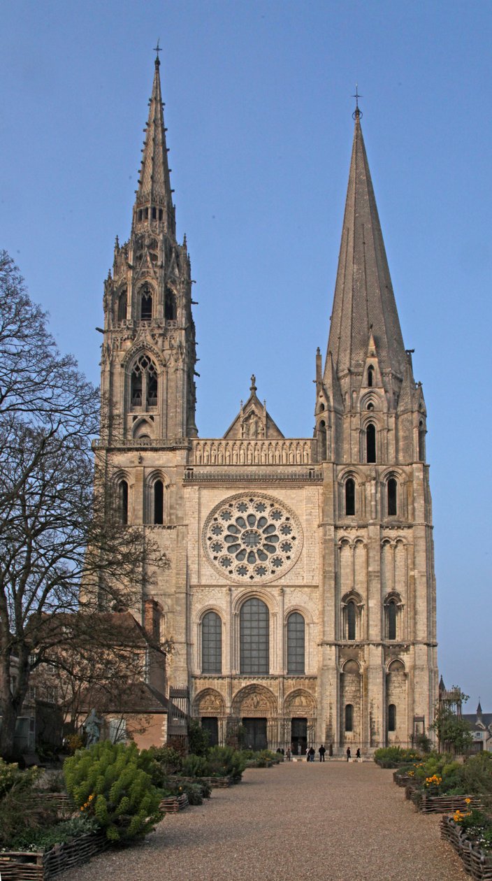 Pohled na západní fasádu od French School