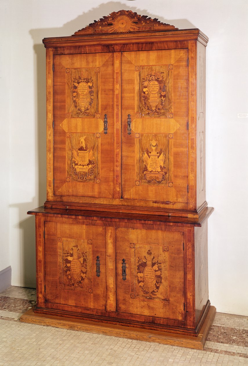 Skříň s intarziemi s motivy a slogany francouzské revoluce, konec 18. století (intarzované dřevo) od French School