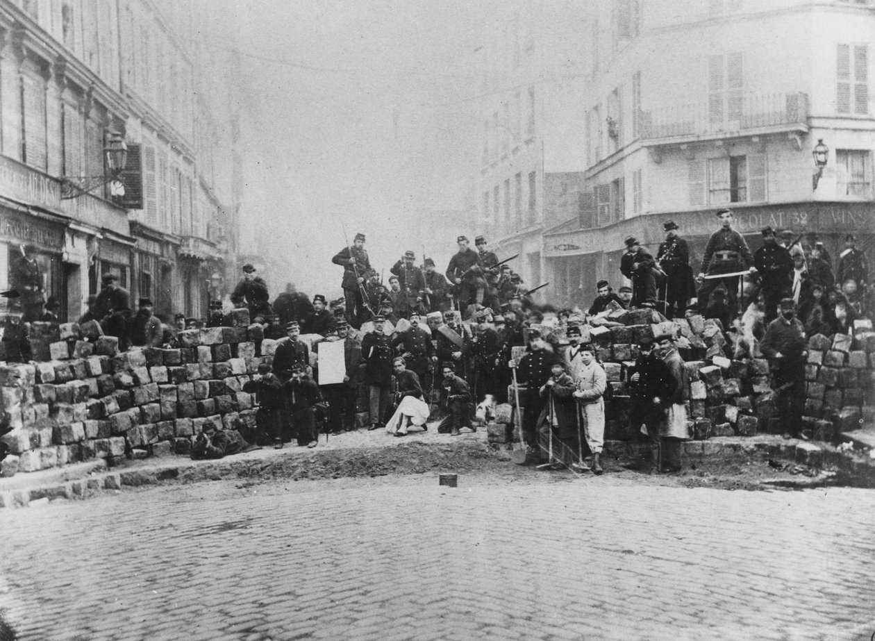 Barikáda u vchodu do Faubourg du Temple, Paříž, během komuny, 18. března 1871 od French School