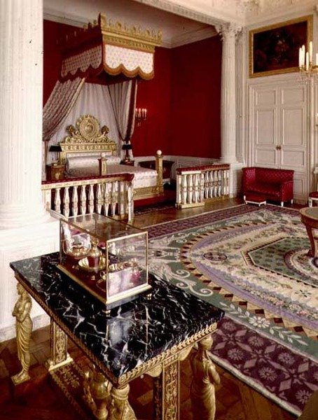 Ložnice císařovny Marie-Louise v Grand Trianon (foto) od French School
