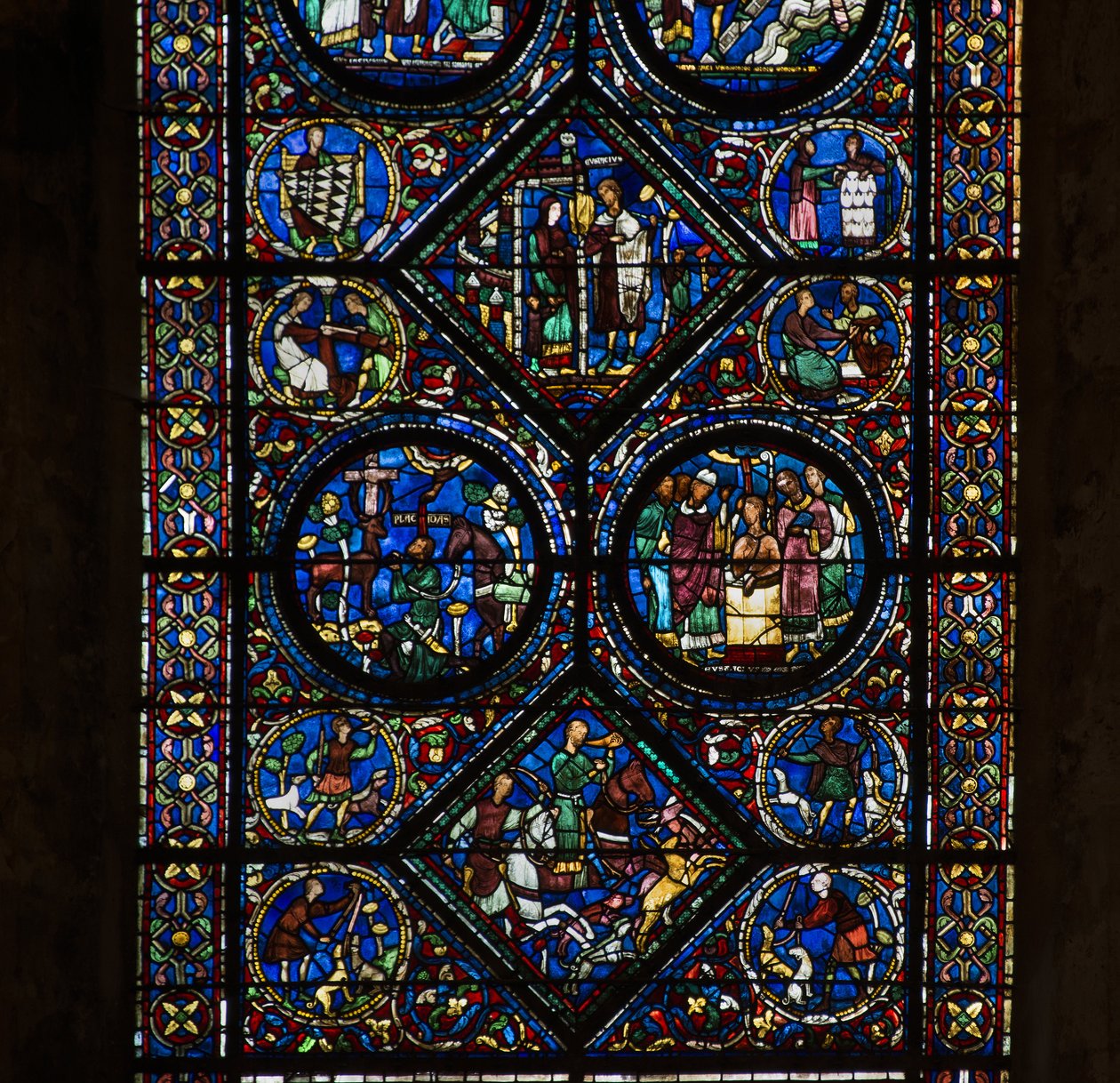 Katedrála v Chartres, barevné sklo: život svatého Eustache, nízké detaily od French School