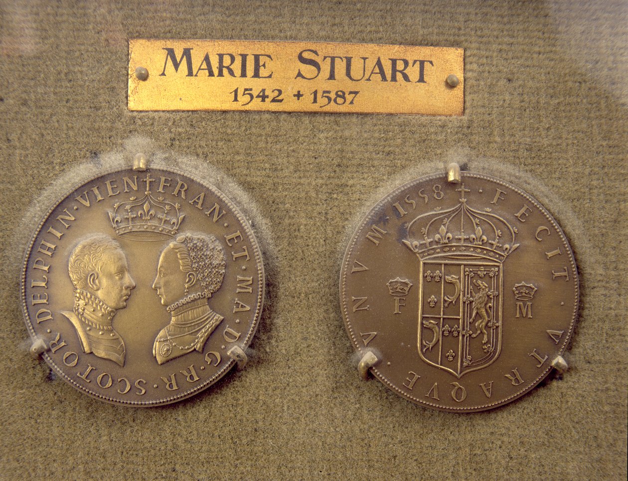 Mince ražená po svatbě Marie skotské královny (1542-87) a Františka II. (1544-60) 1588 od French School