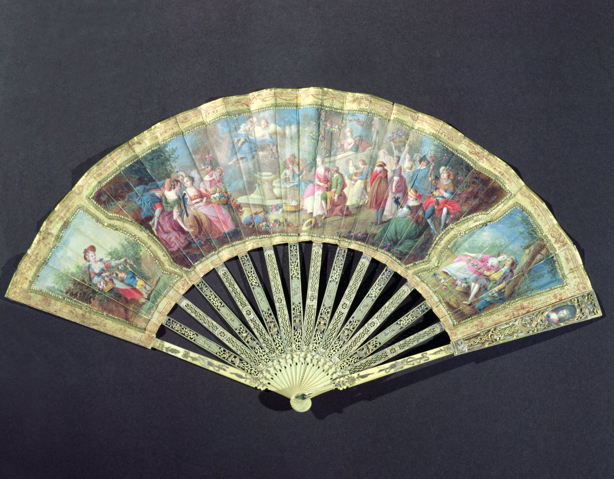 Dvorní ventilátor, francouzština, 18. století (slonovina a wc na papíře) od French School
