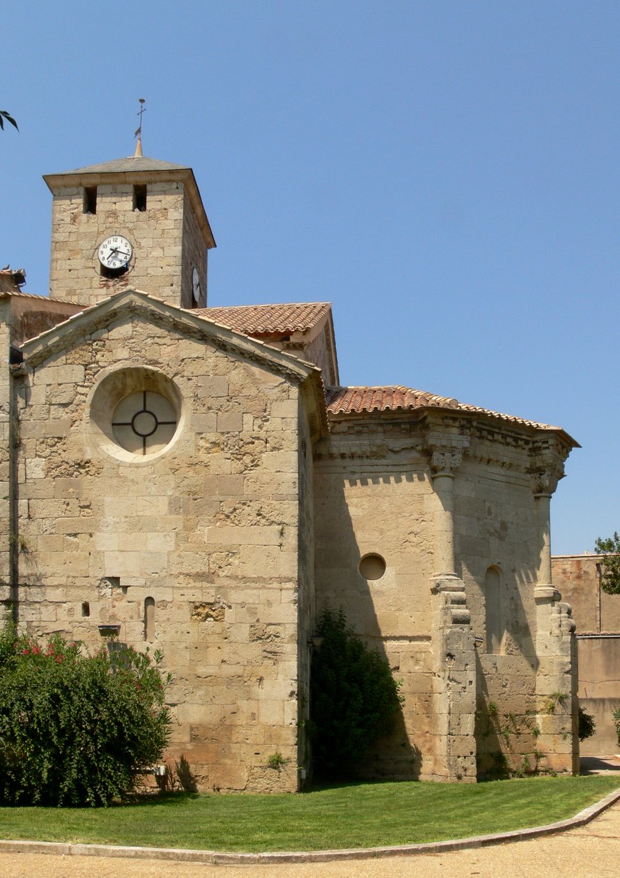 Zobrazující pohled na východní konec kostela od French School