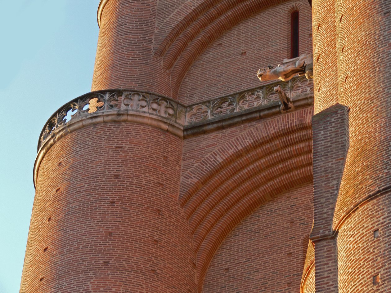 Zobrazující detail zdiva západní věže od French School