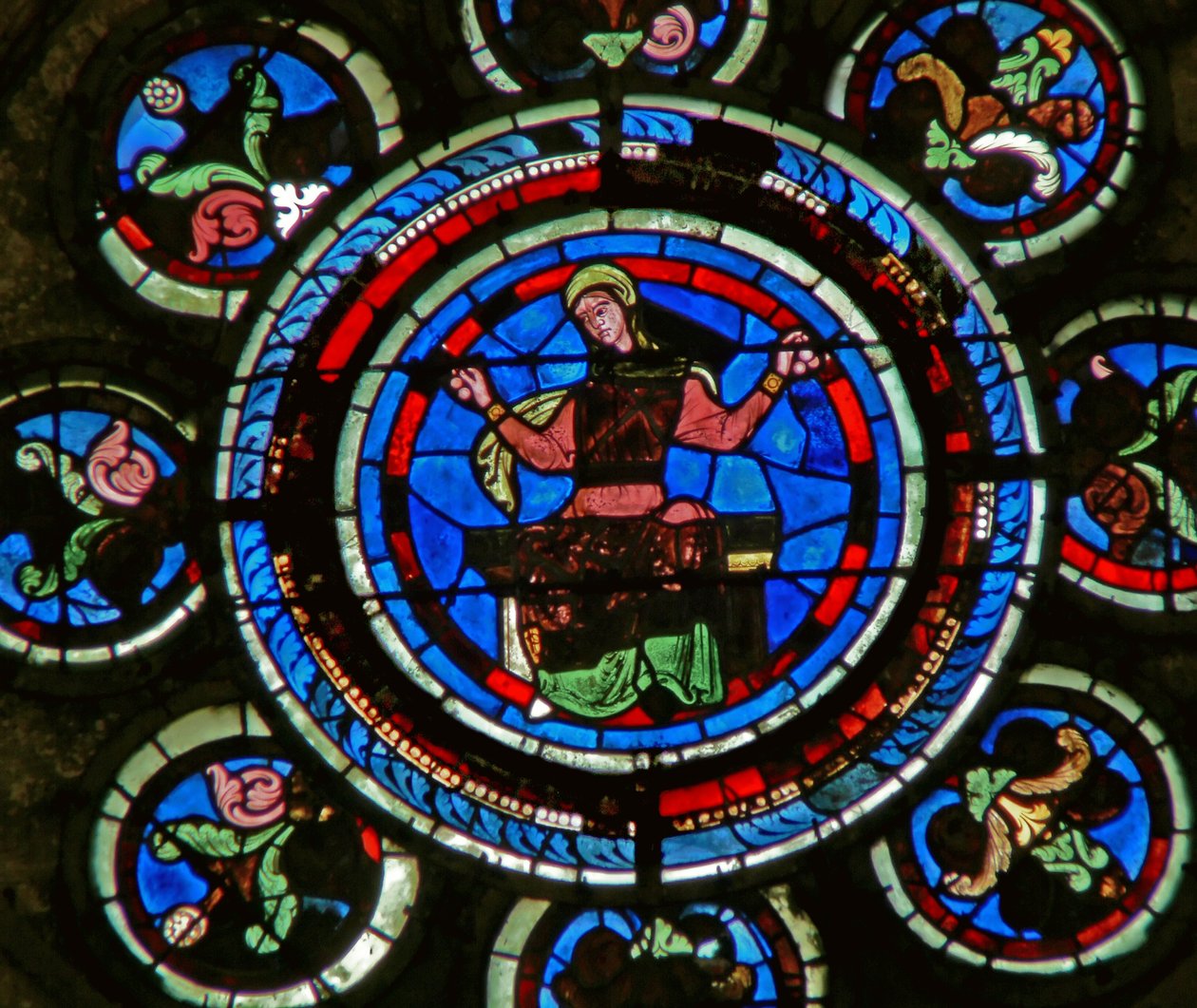 Detail ze severního rozetového okna zobrazující aritmetiku ze svobodných umění od French School