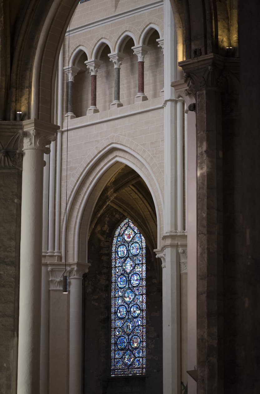 Detail interiéru katedrály v Chartres od French School