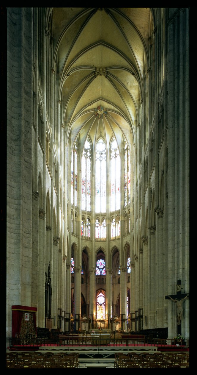 Vnitřní pohled na kůr, zahájený po roce 1284 od French School
