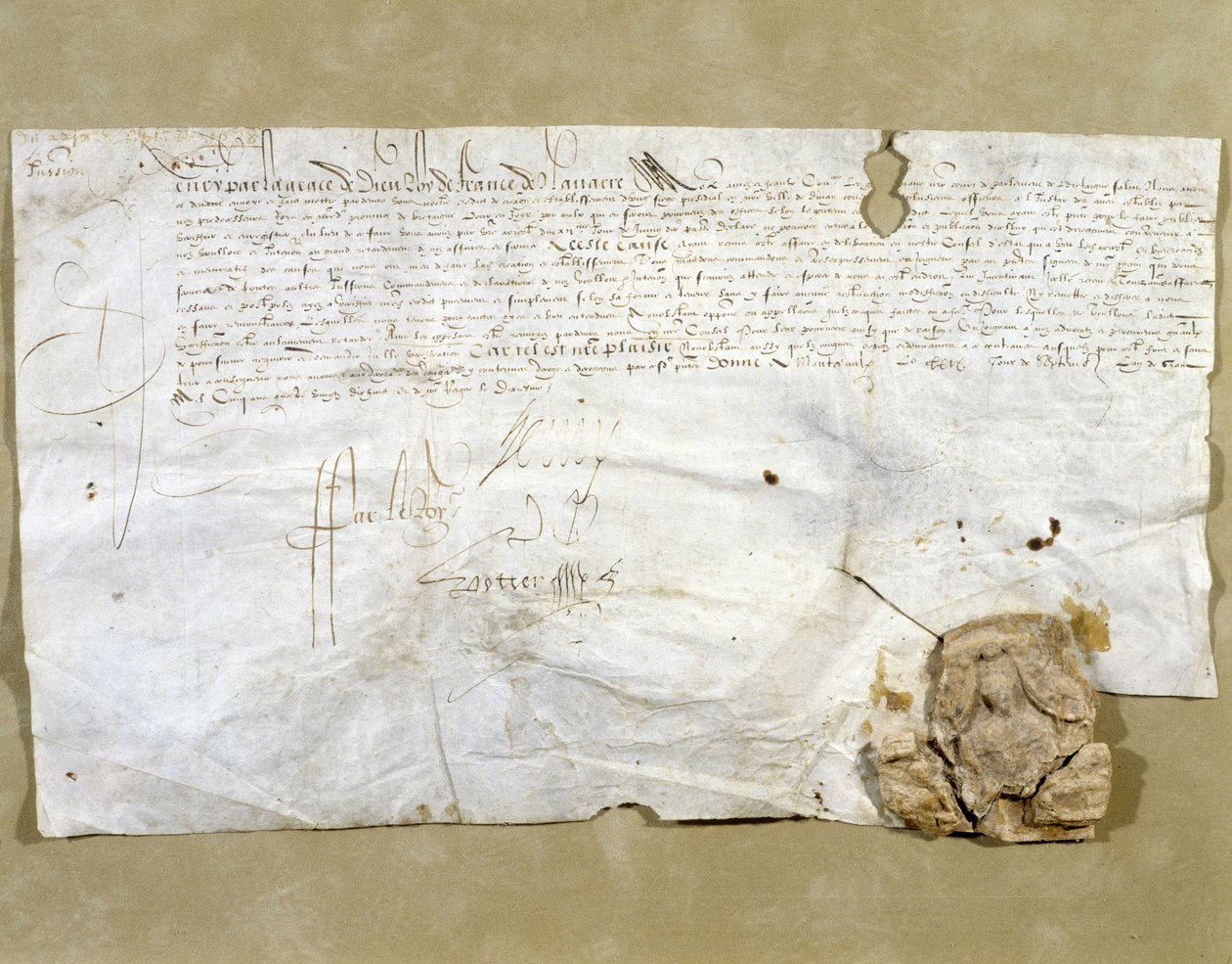 Dopis podepsaný Henri IV., kterým se Dinan ustanovil jako Presidial poté, co mu bylo město vráceno od French School