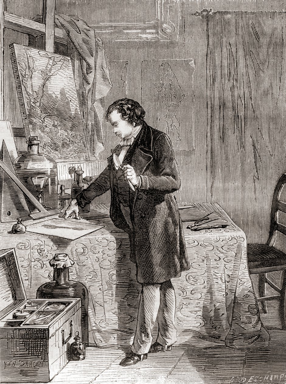 Louis-Jacques-Mandé Daguerre při vynálezu fotografického procesu daguerrotypie v 19. století, z knihy Les Merveilles de la Science, vydané kolem roku 1870 (rytina). od French School