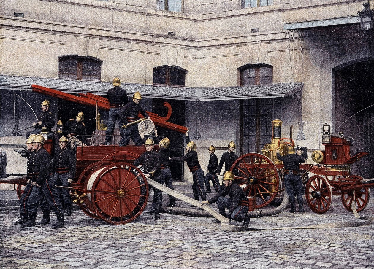 Obecné manévry pařížských hasičů - v „Album militaire““ - Hasiči od French School