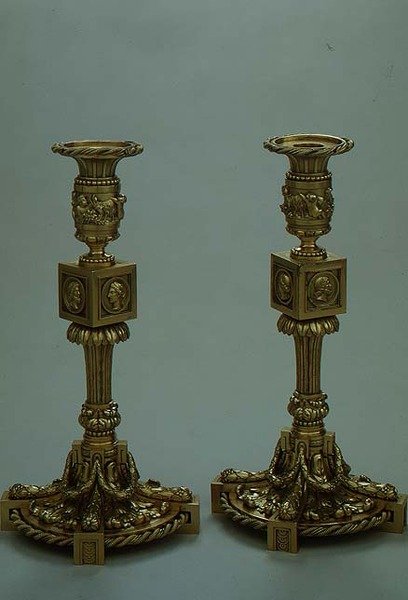 Pár svícnů od Boucherona, 1783 (stříbrně zlacený) od French School