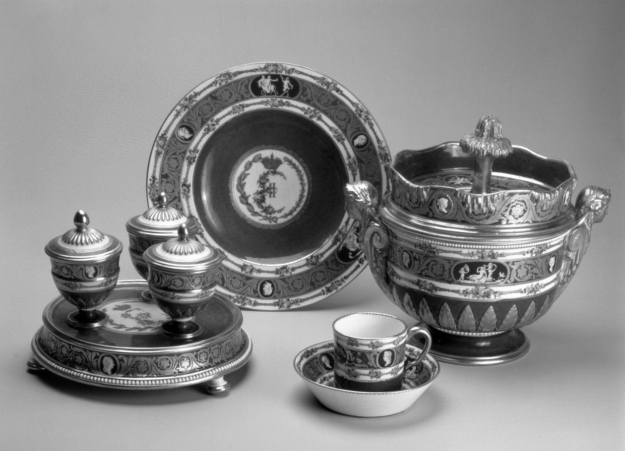 Plat de Menage, miska, šálek s podšálkem a miska na zmrzlinu od Blue Cameo Service, Sevres, 1778-79 (porcelán s měkkou pastou) od French School