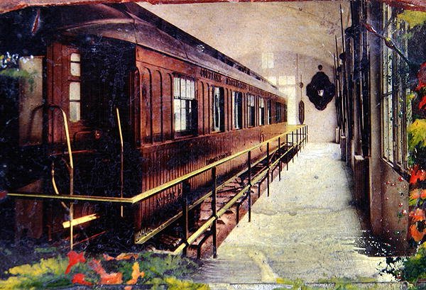 Pohlednice zobrazující železniční vagón, kde došlo 11. listopadu 1918 v 5 hodin ráno k podpisu příměří v Rethondes v lese Compiegne. od French School