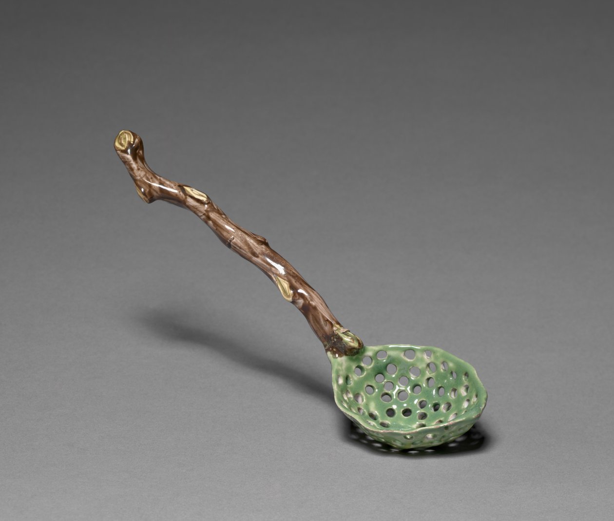 Sugar Spoon, vyrobeno Veuve Perrin Factory, kolem roku 1760 od French School