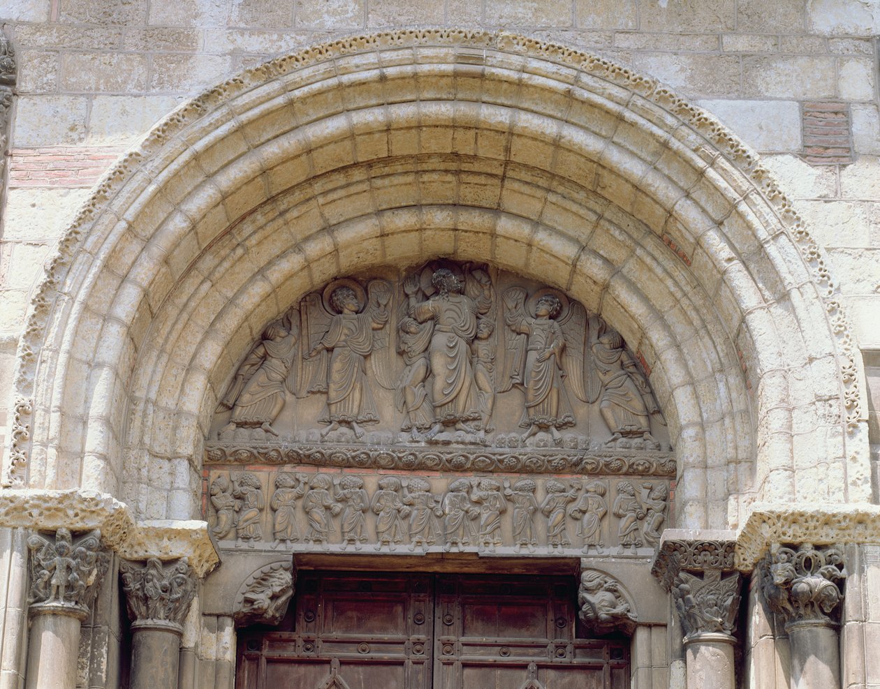 Nanebevstoupení Páně, tympanon z Porte Miegeville, asi 1120 od French School