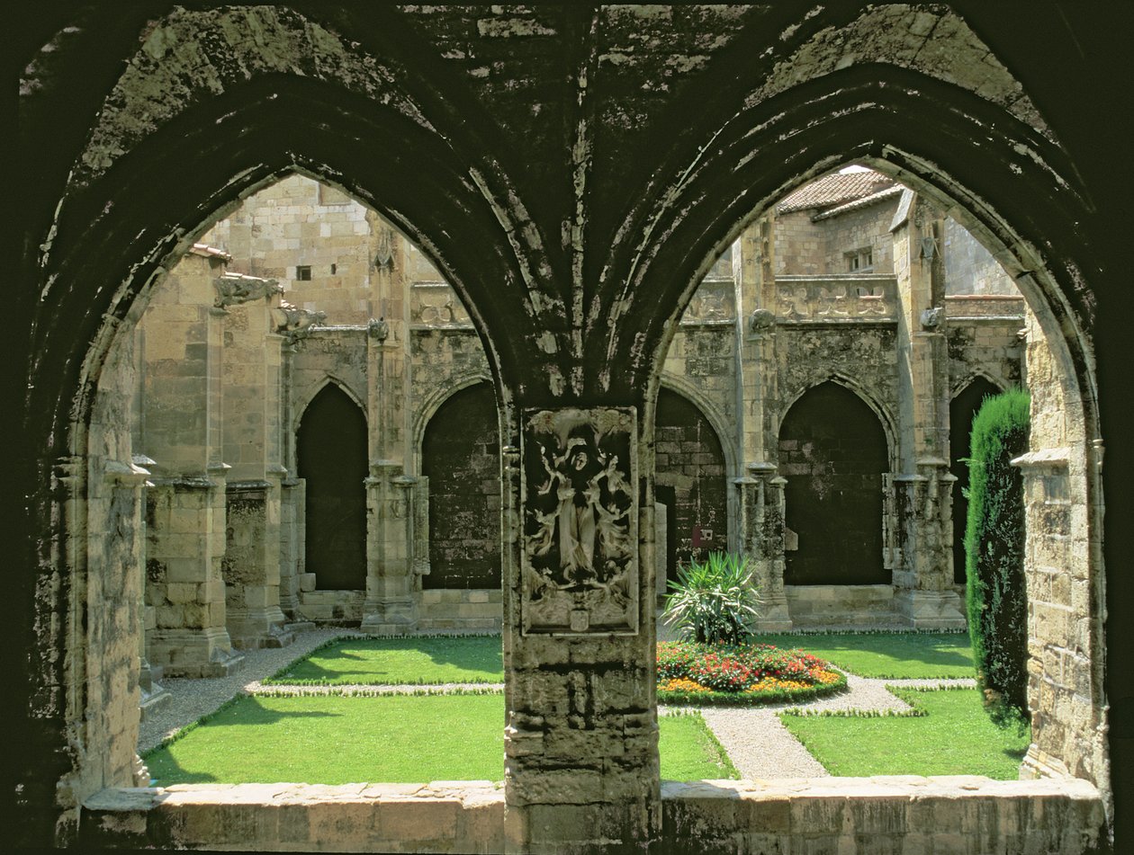 Klášterní zahrada, pohled z jedné z galerií, 1272-1340 od French School