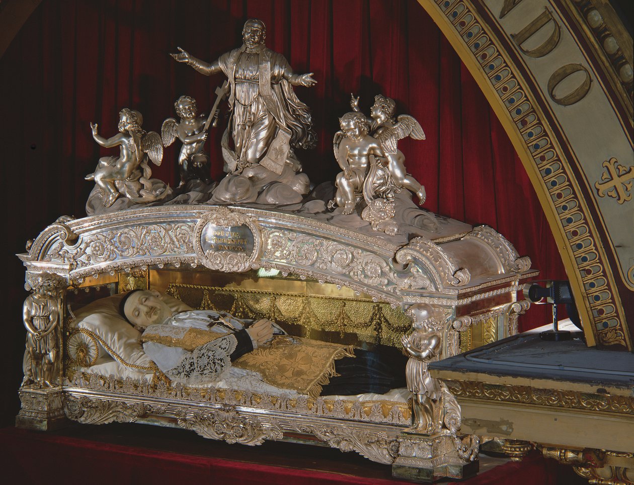 Svatyně svatého Vincence de Paul (1581-1660) 1827 (stříbro) (viz také 248113) od French School