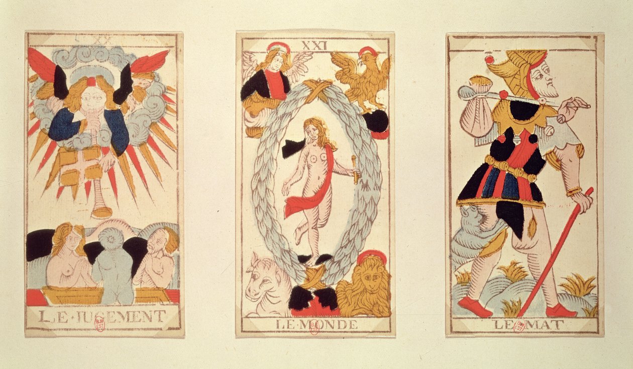Tři tarotové karty zobrazující Soud, Svět a Blázna (kolorovaná dřevorytina) od French School