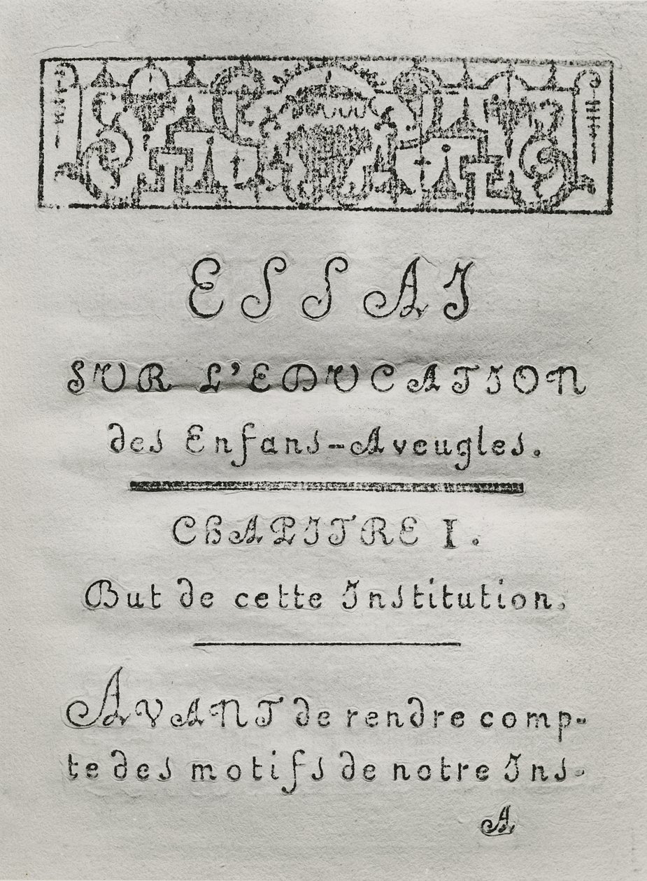 Titulní strana pro první kapitolu Essai sur leducation des aveugles od Valentina Hauye (1745-1822) publikované v roce 1786 od French School