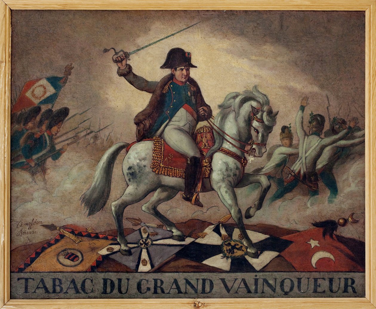 K tabáku velkého vítěze. (jezdecký portrét Napoleona Bonaparta (1769-1821), vedoucího svá vojska do bitvy. Na zadní straně plátna čtyřverší: „“ Úspěch jeho obchodů,/Jeho vítězství ve stovce bojů,/Nemít žádná jiná tajemství/Jeden vezmi od French School