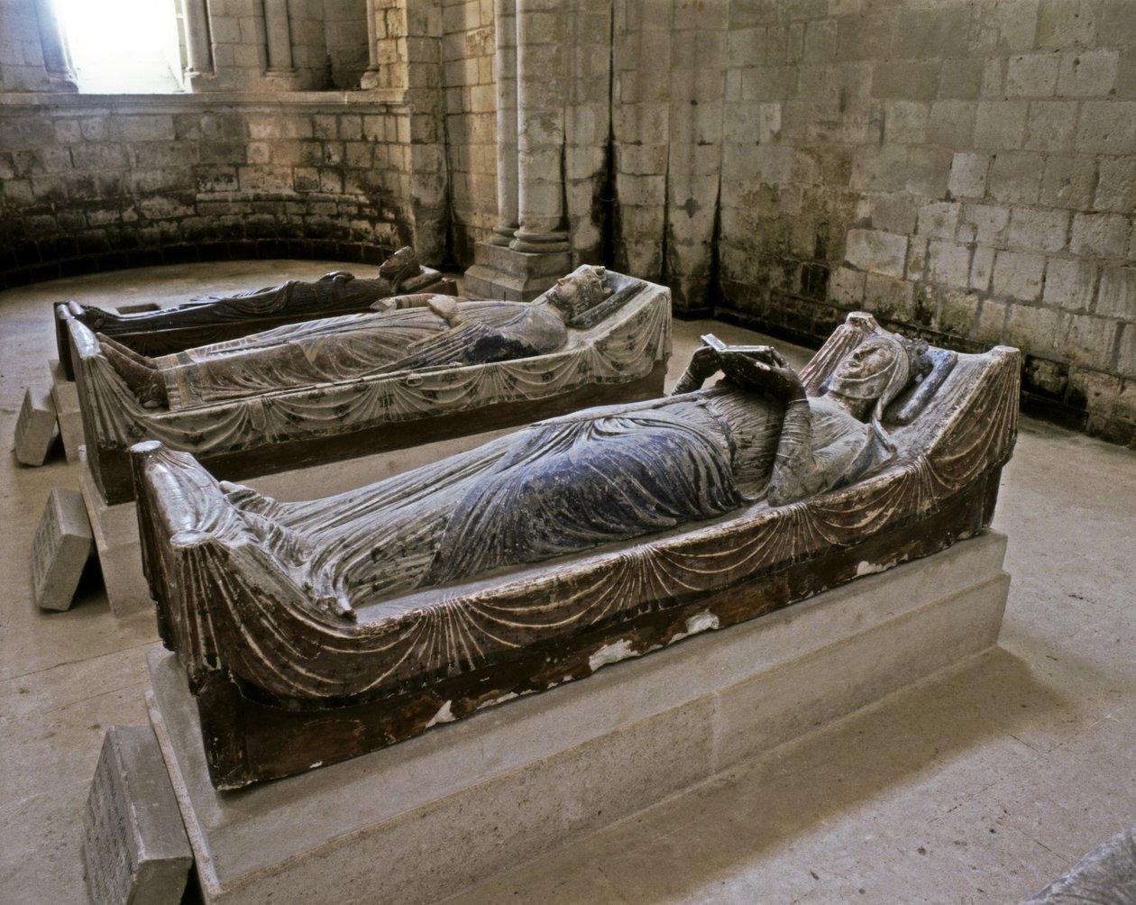 Hrobky Eleonory Akvitánské (v popředí) (1122-1204), královny H... od French School