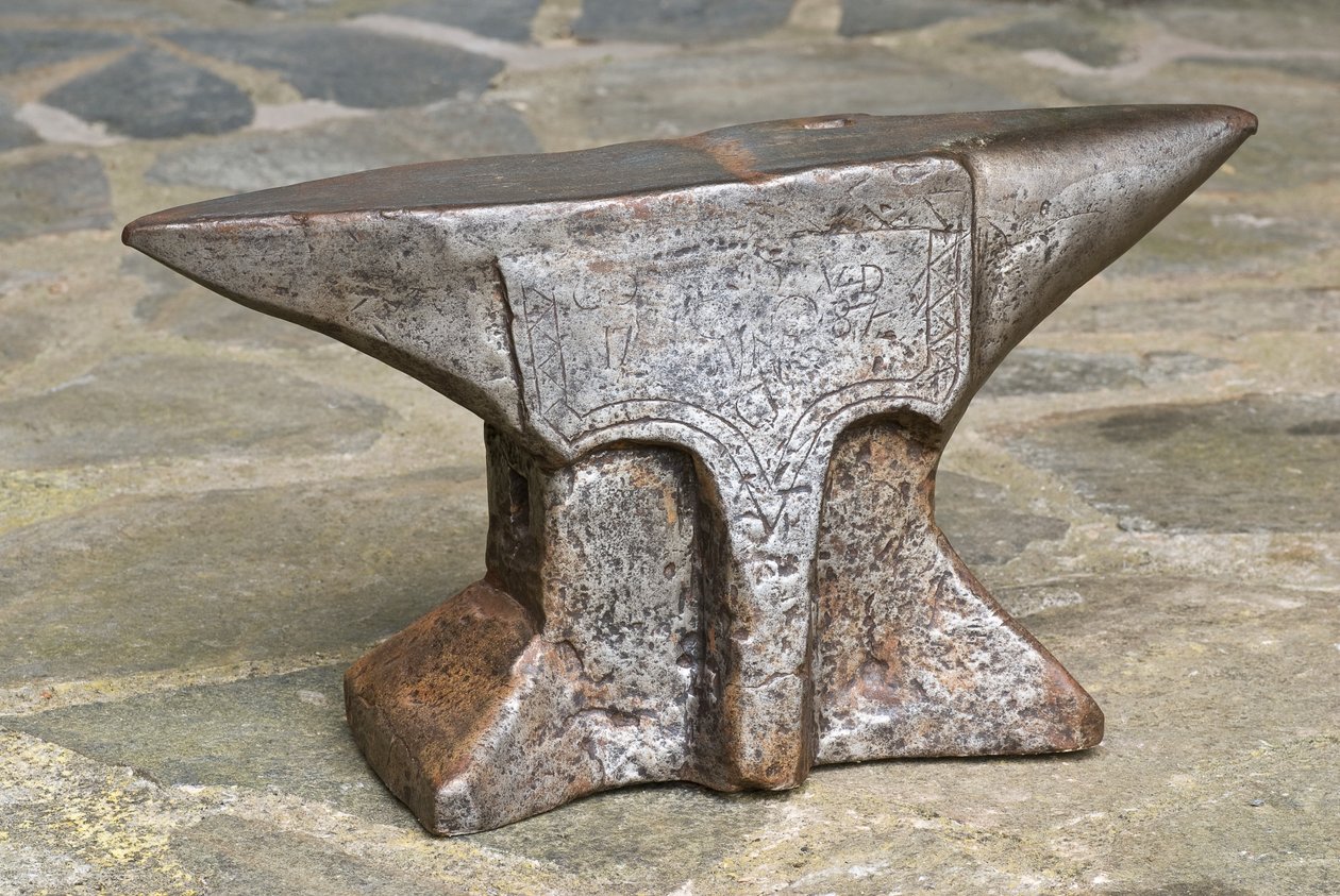 Dvourohá kovadlina, 1787 (litina) od French School