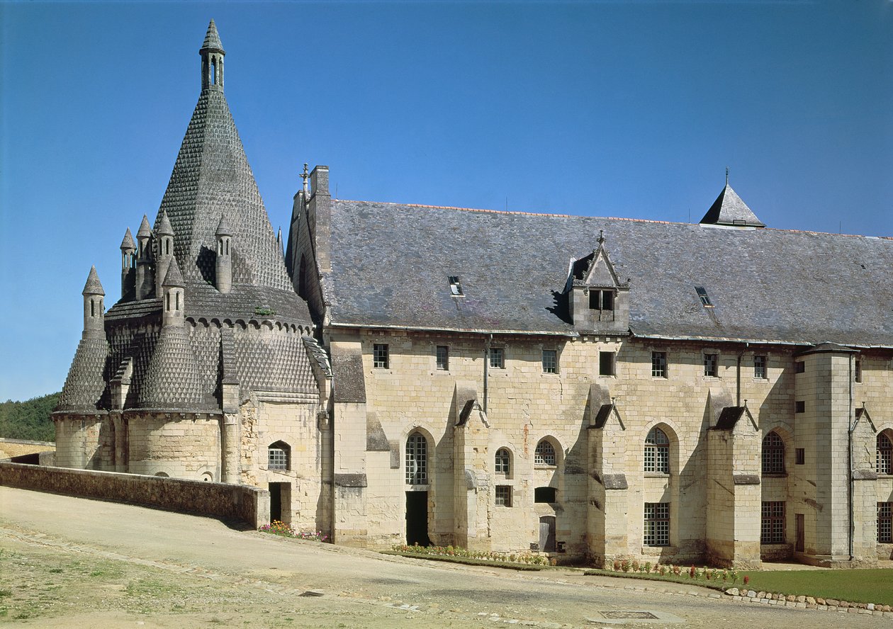 Pohled na Tour dEvrault a refektář od French School