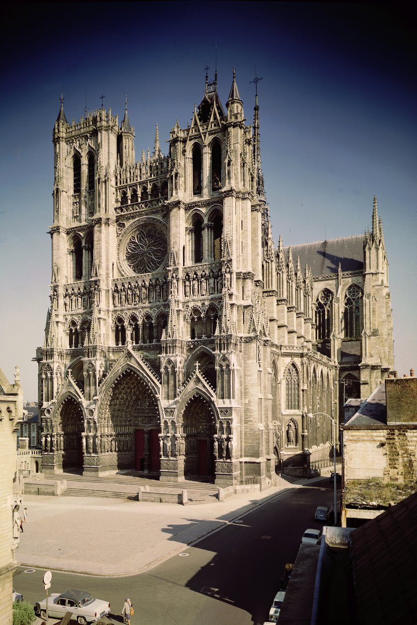 Pohled na západní fasádu, c.1220-70 od French School