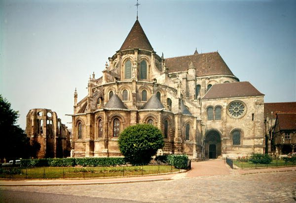 Pohled na apsidu katedrály Notre-Dame, postavená kolem roku 1150-1220 od French School