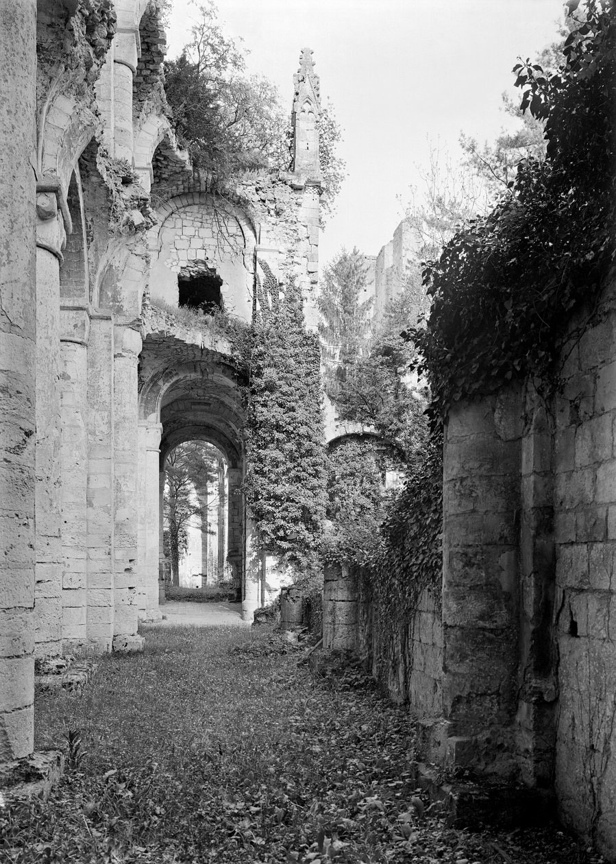 Pohled na kostel, asi 1052-67 od French School