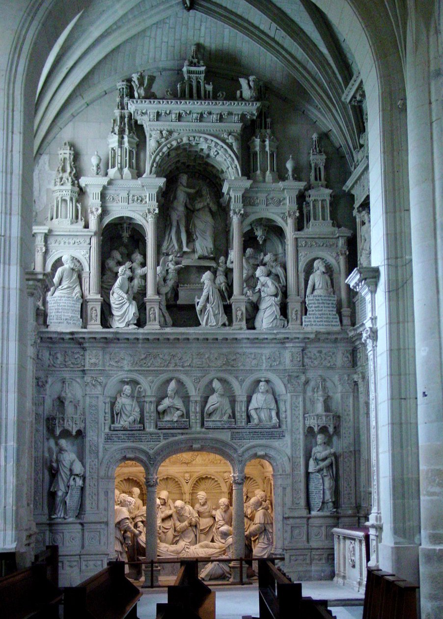 Pohled na severní transept s výjevy ze života Panny Marie od French School