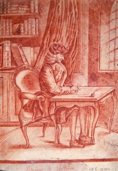 Voltaire (1694-1778) píše ve své pracovně, asi 1765-75 (červená křída na papíře) od French School